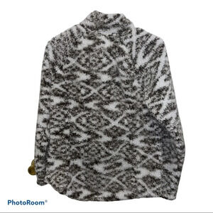 Excurzion pull over sz lg